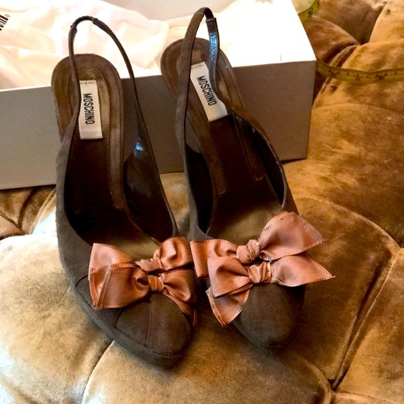 Moschino Shoes - Moschino Y2K Vintage Olive Suede Satin Bows Heels